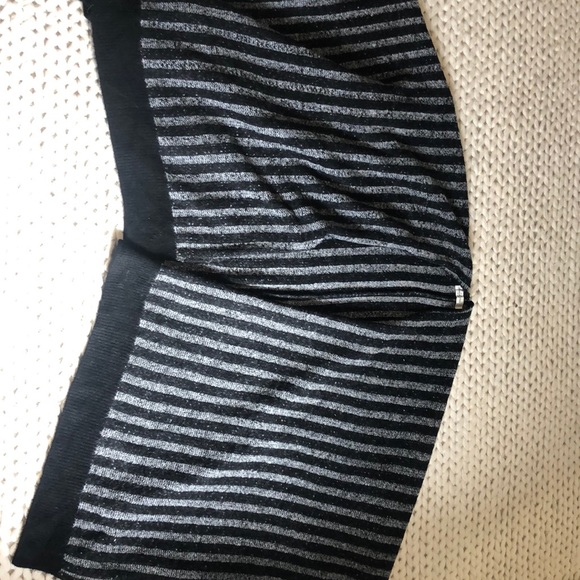 Abercrombie and Fitch cape - Picture 1 of 3